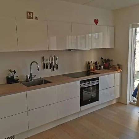 Apartment Modern 4-room Apartment, 2 Bedrooms And A Balcony *
